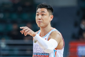 媒体人:高诗岩已回山东和全队一起训练 个人加练投篮 三分6连中