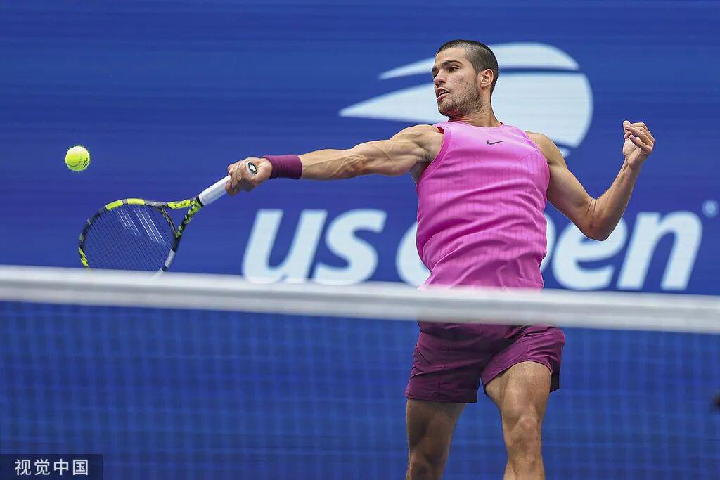 体育赛事平台-美网第13日男单决赛出炉：阿卡直落三盘胜德约 辛纳苦战艰难晋级