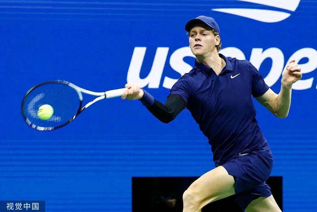 体育赛事平台-美网第13日男单决赛出炉：阿卡直落三盘胜德约 辛纳苦战艰难晋级