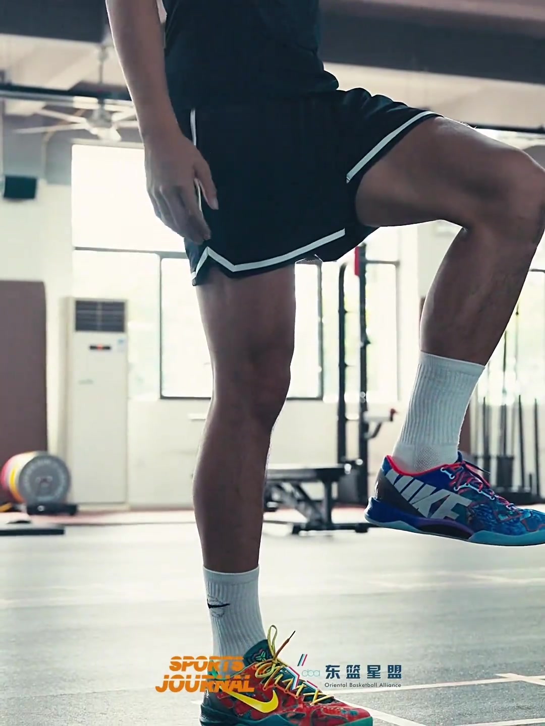 体育赛事平台-眼神坚毅！崔永熙已回到广东进行恢复训练