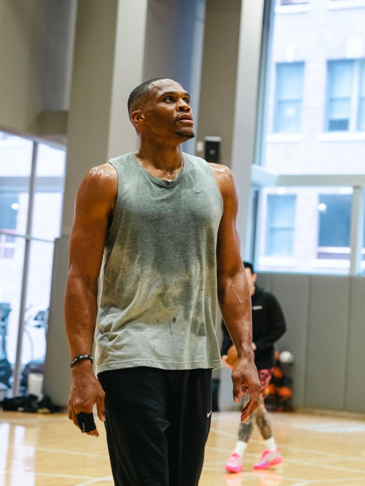 为下一站做准备！威少更新社媒 转发一组今日的训练照