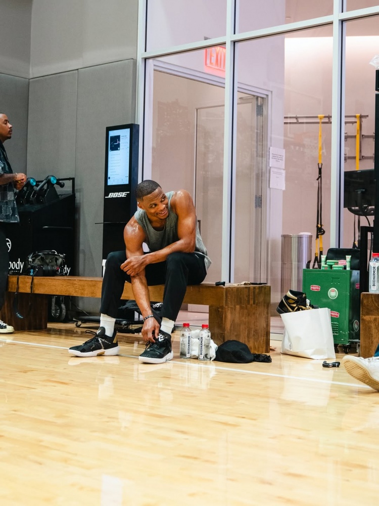 为下一站做准备！威少更新社媒 转发一组今日的训练照