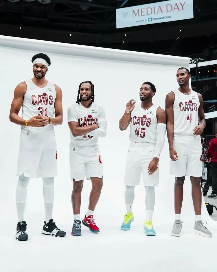 拆队倒计时！东部第八+被自家球迷嘘，2.2亿豪阵啊，就这表现？