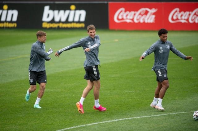 1623356356825060185.png MK体育平台-【德国队观察】勒夫忙啥呢?激情四射怒练三大法宝!